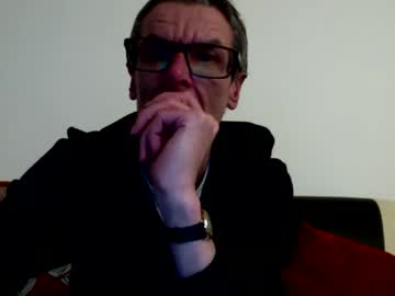 Lovepvclate40s Chaturbate stream image from January 21, 2026