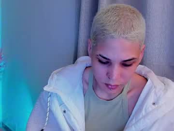Laura_R23 Chaturbate stream image from January 22, 2026