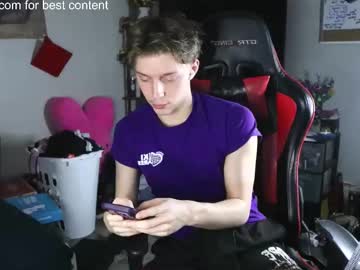 Christianslong Chaturbate stream image from January 22, 2026