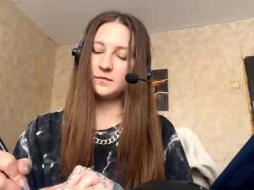 Elsaloessberg Chaturbate stream image from January 22, 2026