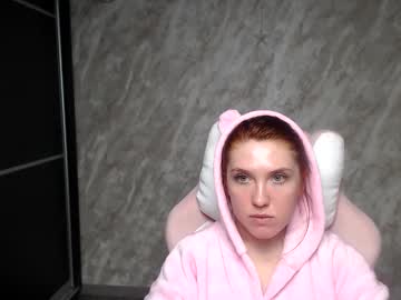 Reginasmilee Chaturbate stream image from January 22, 2026