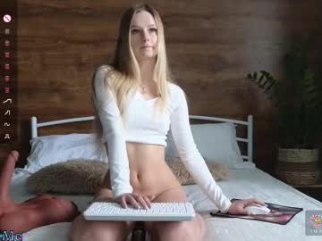 Emilly___ Chaturbate stream image from January 22, 2026