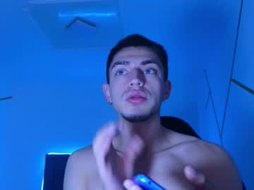 Yo_Zue Chaturbate stream image from January 22, 2026