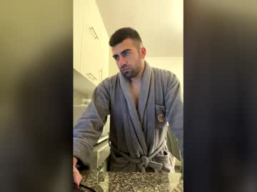 Yourboybulo Chaturbate stream image from January 22, 2026