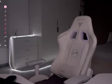 Evelina_Fox Chaturbate stream image from January 22, 2026