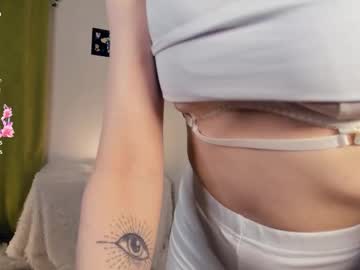 Lunar_Spark Chaturbate stream image from January 22, 2026