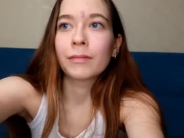 Pearlyraglow Chaturbate stream image from January 22, 2026