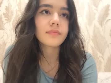 Julianeaukamp Chaturbate stream image from January 22, 2026
