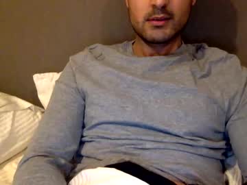 2london10 Chaturbate stream image from January 22, 2026