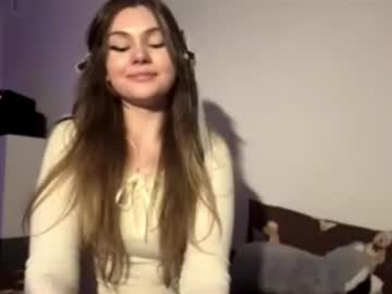 Millaloove Chaturbate stream image from January 22, 2026