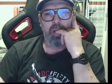 Womenizzeer Chaturbate stream image from January 22, 2026