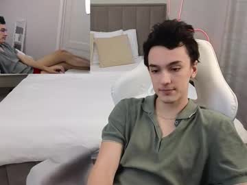Moonlinskinn Chaturbate stream image from January 23, 2026