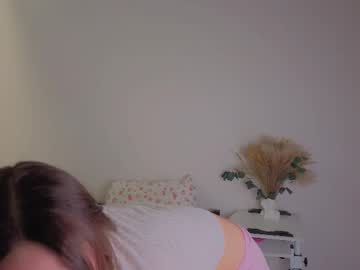 Emelia_Fox Chaturbate stream image from January 23, 2026