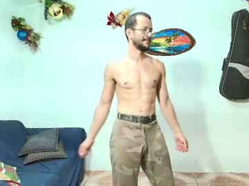 Morenoteguapo Chaturbate stream image from January 23, 2026