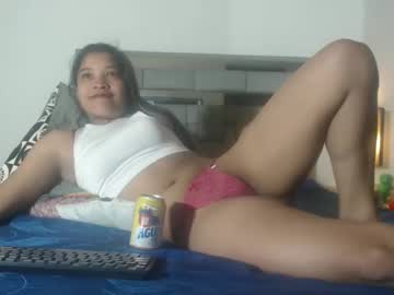 Lustymora Chaturbate stream image from January 23, 2026