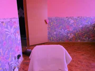 Zara_Golden Chaturbate stream image from January 23, 2026
