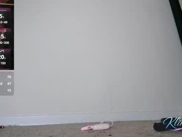 Klintellemoore Chaturbate stream image from January 23, 2026