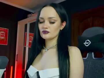 Queenaliss Chaturbate stream image from January 23, 2026