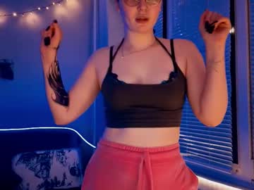 Milliedoll Chaturbate stream image from January 23, 2026