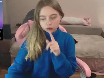 Olivia_Grr Chaturbate stream image from January 23, 2026