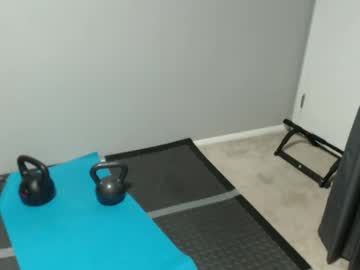 Dadbodintraining Chaturbate stream image from January 23, 2026