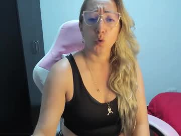 Hottychrystal Chaturbate stream image from January 24, 2026