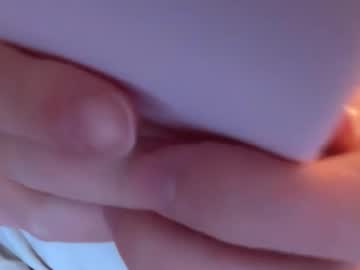 Sluttybrunettexo21 Chaturbate stream image from January 24, 2026