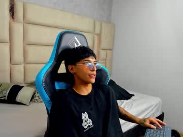 Croy_Myer Chaturbate stream image from January 24, 2026