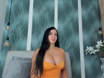 Camilamanzurr Chaturbate stream image from January 24, 2026