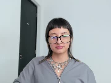 Vandalovee Chaturbate stream image from January 24, 2026