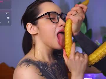 Evarabbit Chaturbate stream image from January 25, 2026