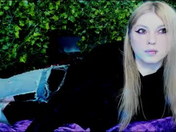 Blacklimoon Chaturbate stream image from January 25, 2026