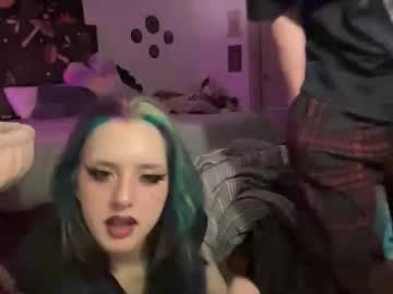 Monmonfloof Chaturbate stream image from January 25, 2026