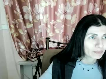 Isabeldolll Chaturbate stream image from January 25, 2026