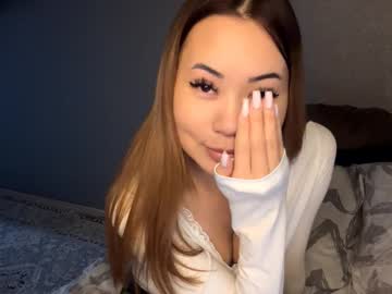 Lucialostroh Chaturbate stream image from January 25, 2026