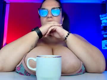 Lulubigtitts Chaturbate stream image from January 25, 2026