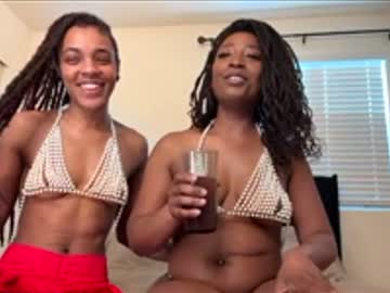 Thebeejayshow Chaturbate stream image from January 25, 2026