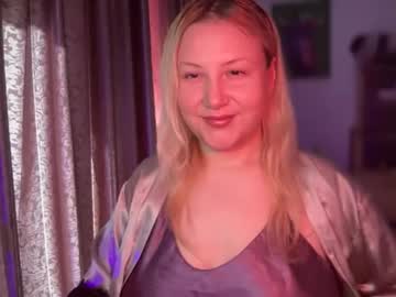 Hellyriddle Chaturbate stream image from January 26, 2026