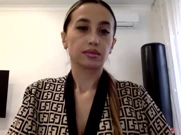 Linavora Chaturbate stream image from January 26, 2026