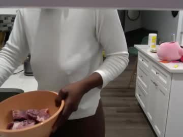 Pleasepadrona Chaturbate stream image from January 27, 2026