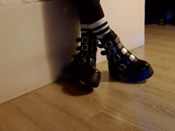 Feetvibe Chaturbate stream image from January 27, 2026