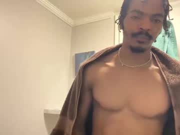 Trillahung Chaturbate stream image from January 27, 2026
