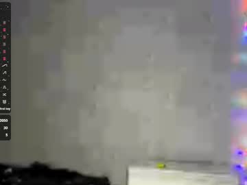 Joycehicks Chaturbate stream image from January 27, 2026