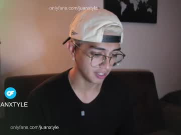 Juancamroom Chaturbate stream image from January 27, 2026