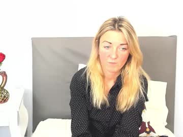 Mileytop Chaturbate stream image from January 27, 2026