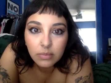 Polymamii Chaturbate stream image from January 27, 2026