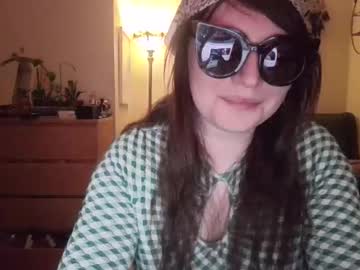 Kitiwitti Chaturbate stream image from January 27, 2026