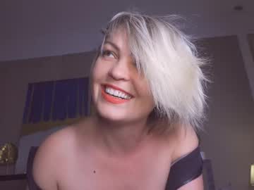 Kirasunny Chaturbate stream image from January 27, 2026