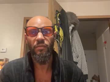 Globalmovement Chaturbate stream image from January 28, 2026
