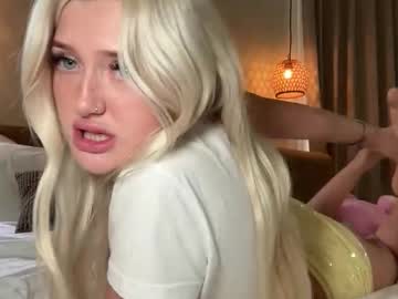 Itslunaaaaa Chaturbate stream image from January 28, 2026